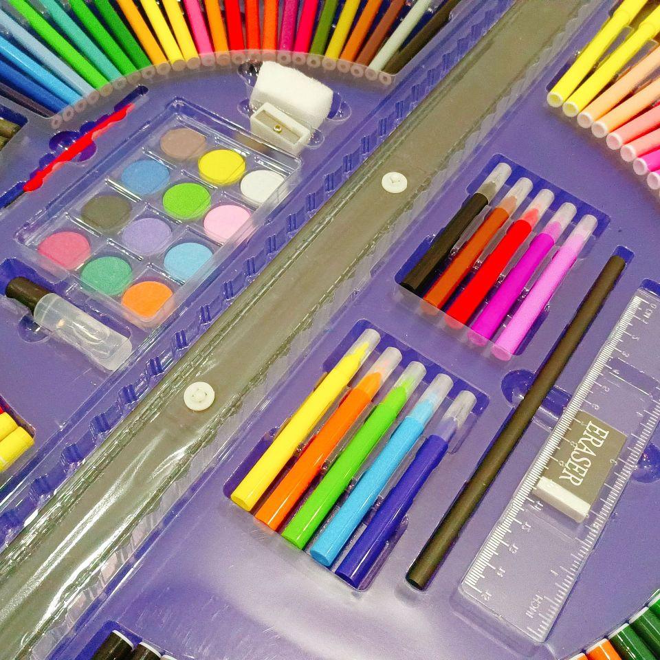 Rotating organizer tray with 50 watercolor pens in expanded mode